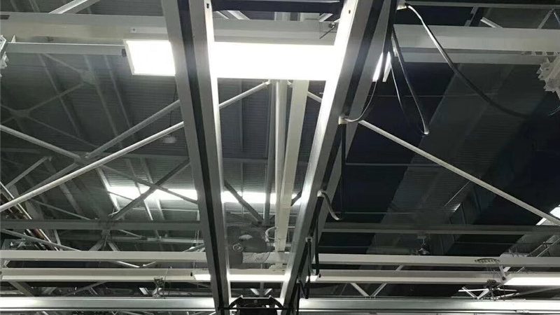 链板输送机材质选择背后的关键考量